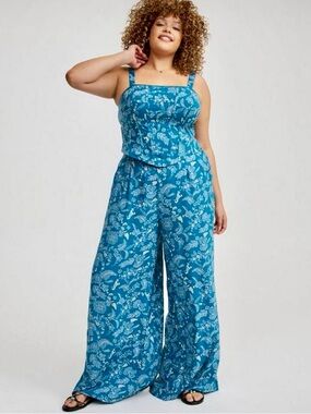 Torrid Blue Floral Crop Top and Wide-Leg Pants Set - Top 3X - Pants 1X - NWT